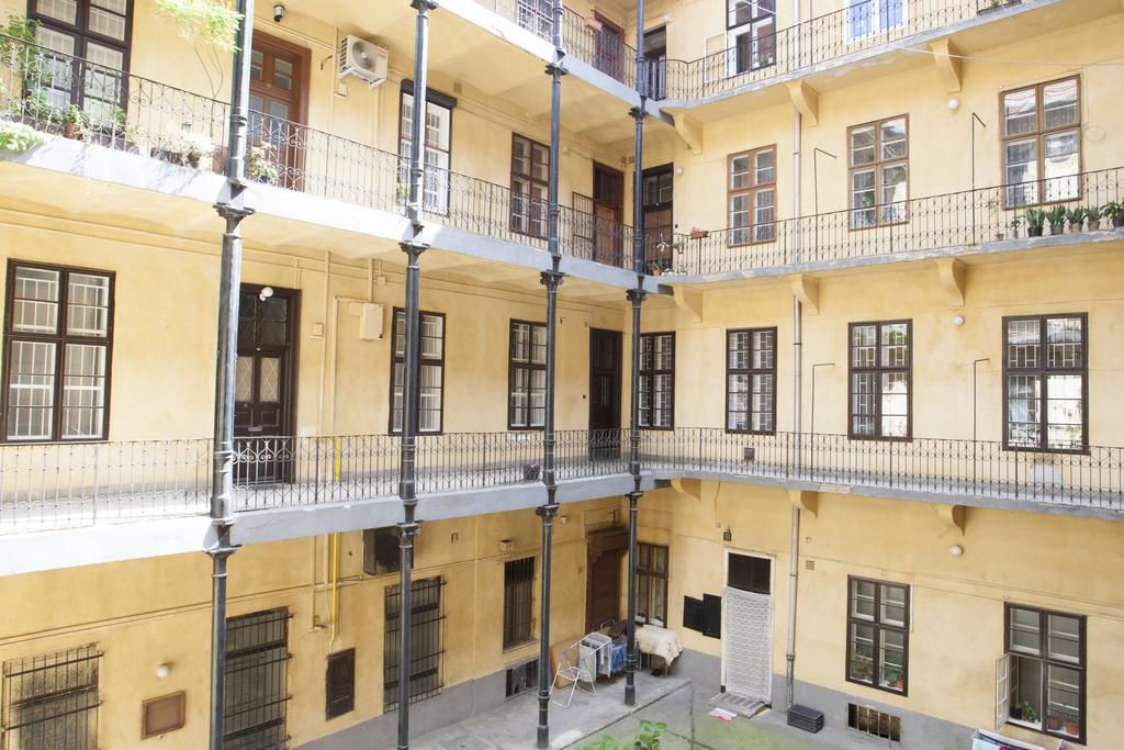Carolyn Apartman In The Old City Apartment Budapest Exterior photo