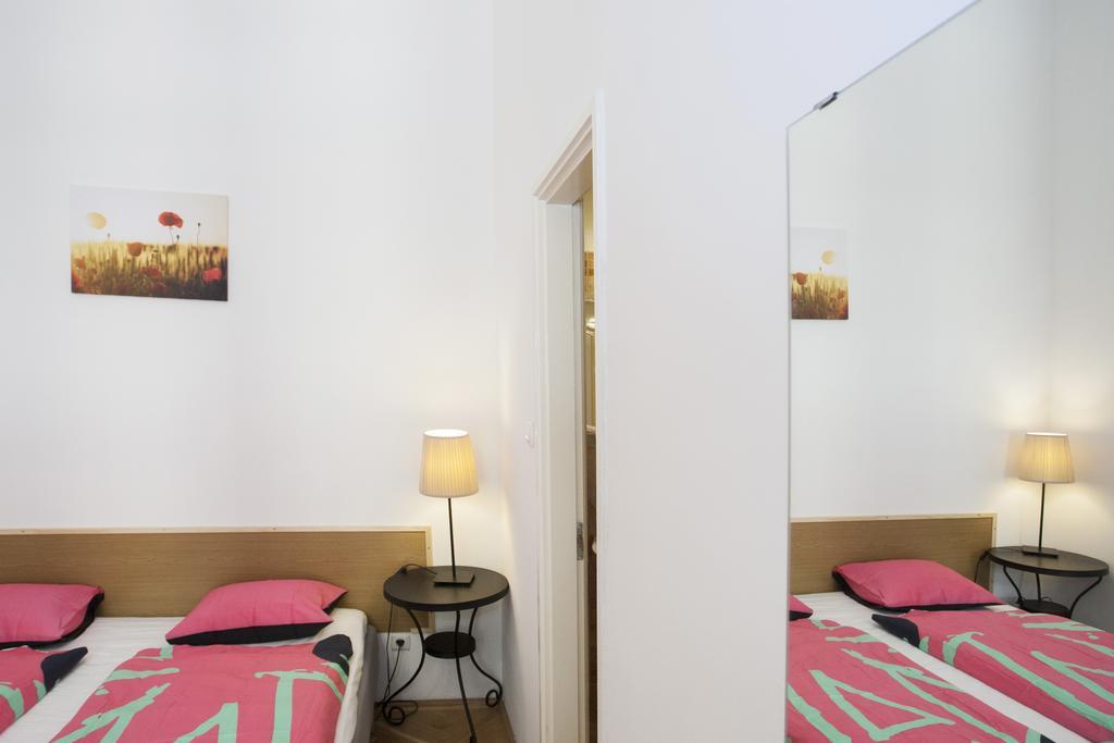 Carolyn Apartman In The Old City Apartment Budapest Exterior photo